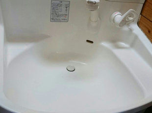 水垢を落とした洗面台